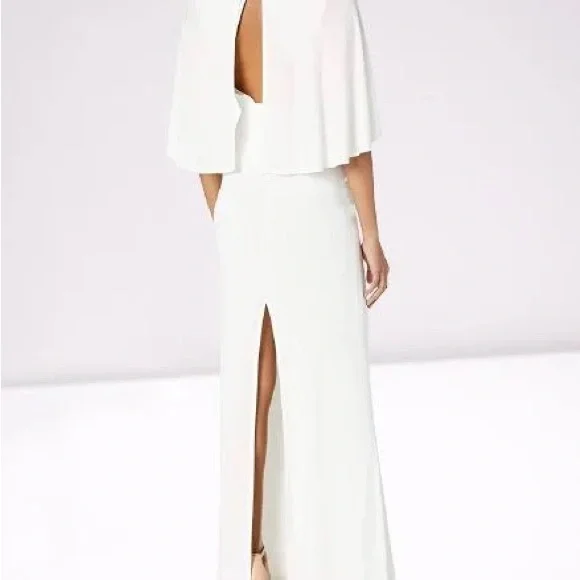 Elegant Gown with Cape Sleeves - Picture 3 of 3